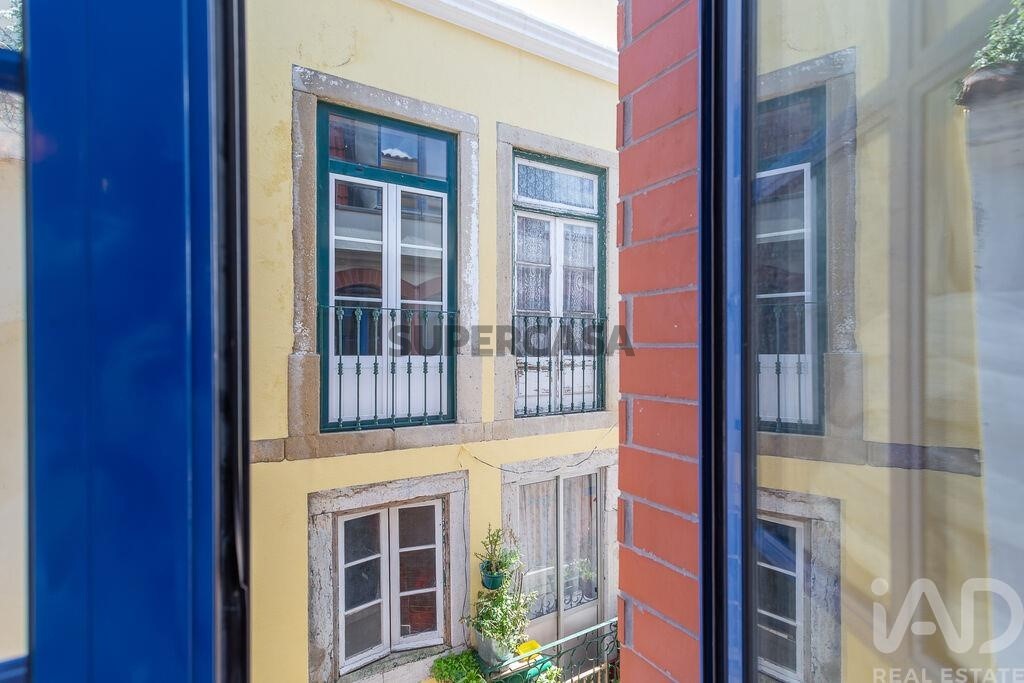 Apartamento T2 à venda em Arroios, 2º andar