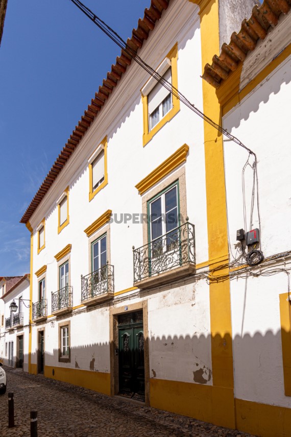 Palacete à venda em Évora (São Mamede, Sé, São Pedro e Santo Antão)