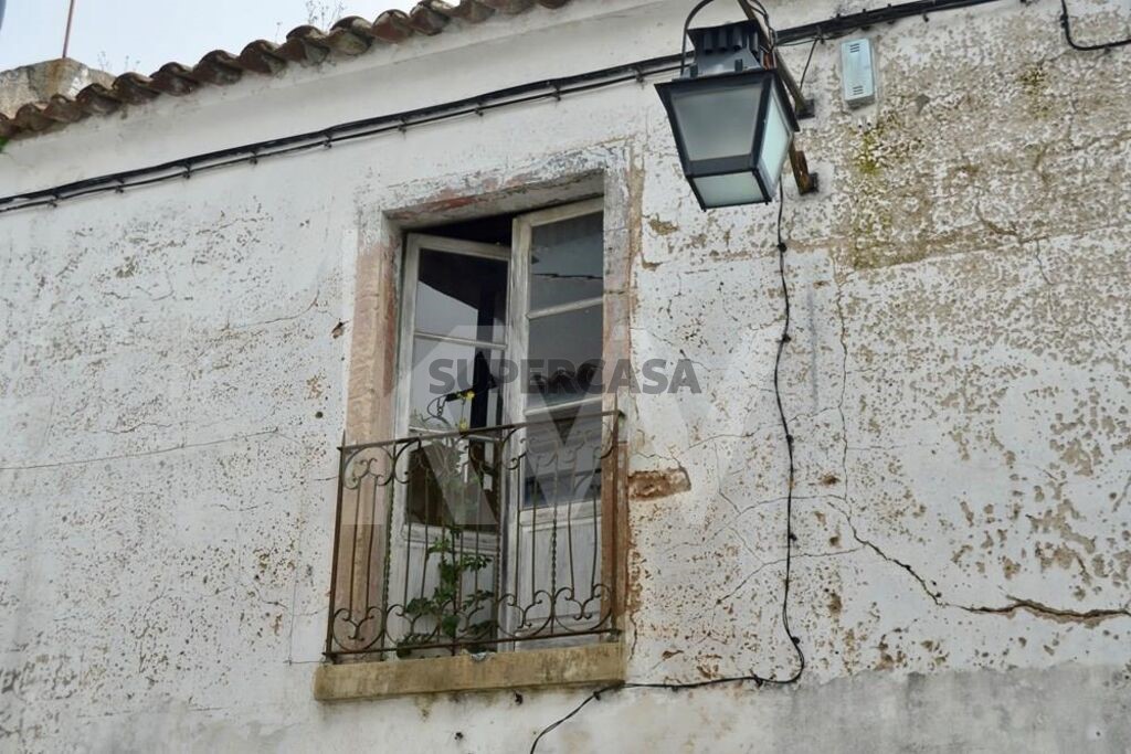 Prédio à venda em Évora (São Mamede, Sé, São Pedro e Santo Antão)