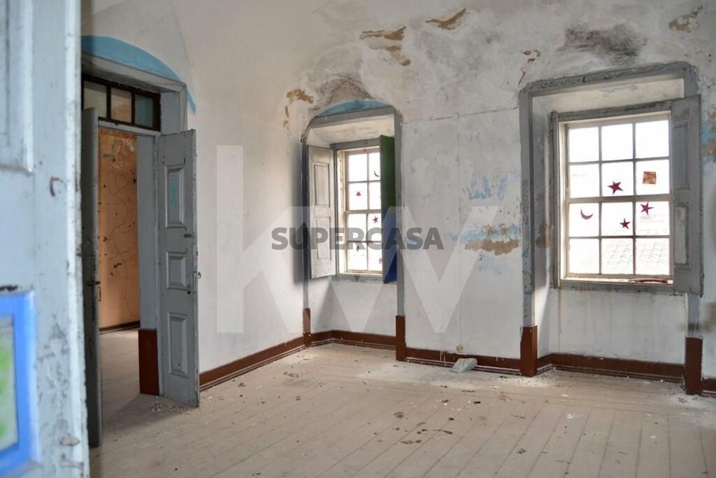 Prédio à venda em Évora (São Mamede, Sé, São Pedro e Santo Antão)
