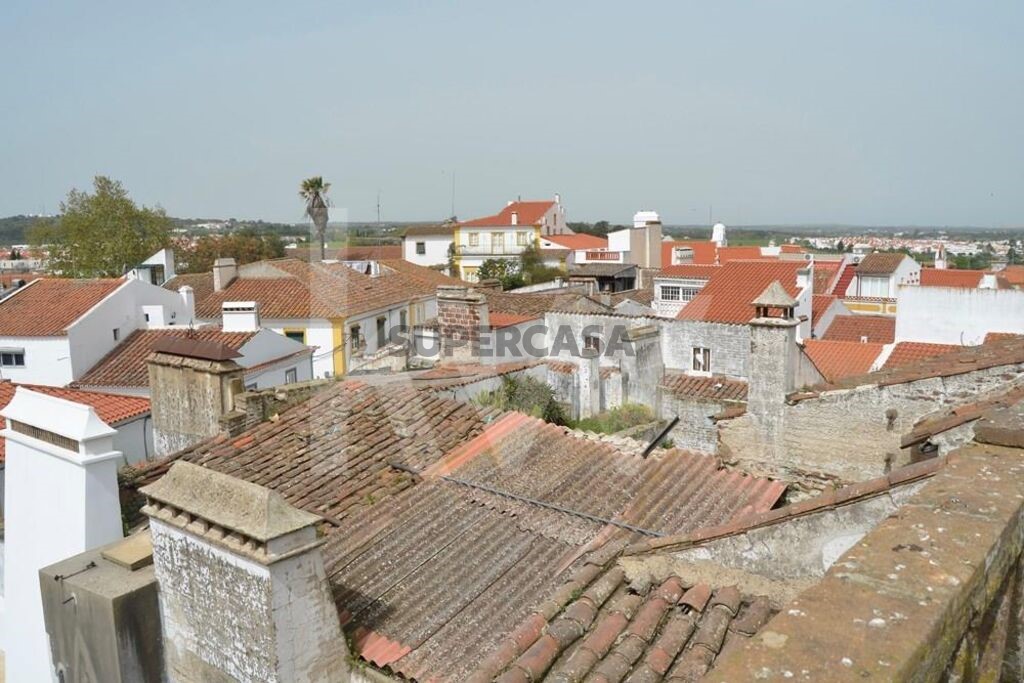 Prédio à venda em Évora (São Mamede, Sé, São Pedro e Santo Antão)