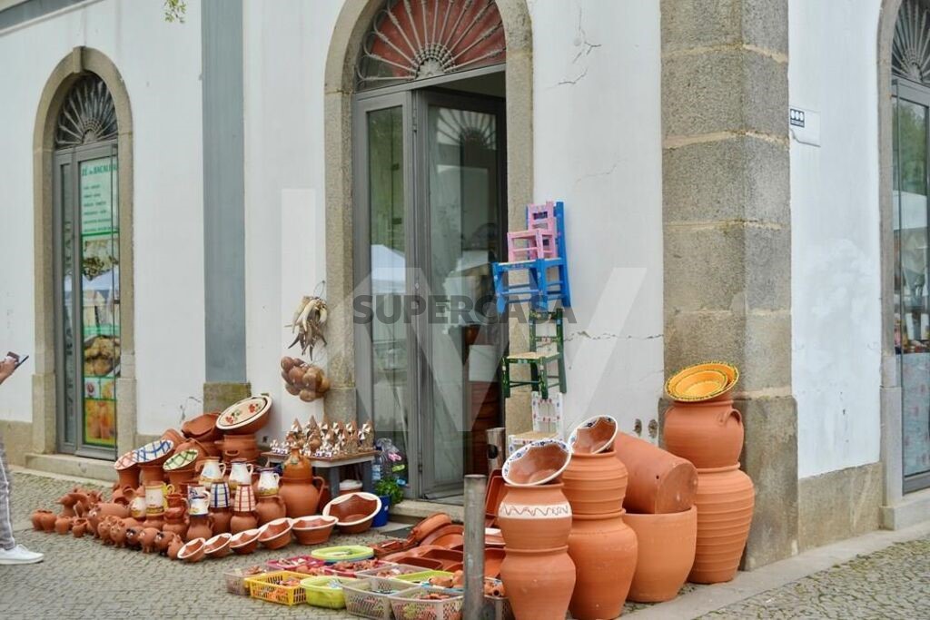 Prédio à venda em Évora (São Mamede, Sé, São Pedro e Santo Antão)