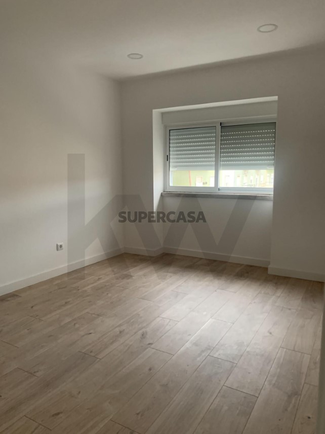 Apartment 2 Zimmer verkaufen auf Águas Livres