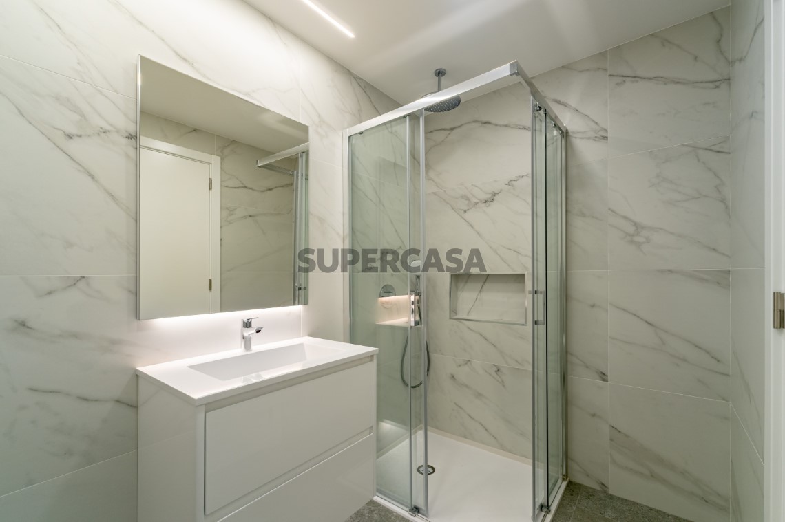 I.S suite