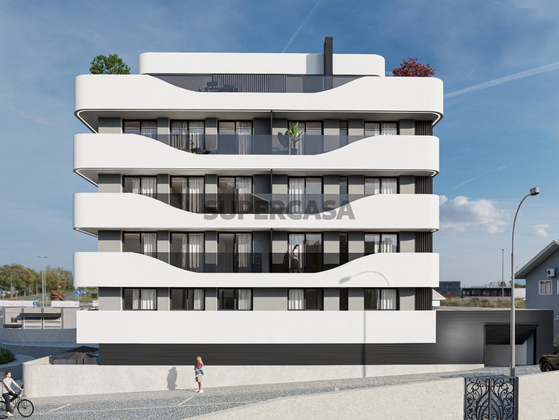 Nova construção à venda na Rua Raúl Brandão