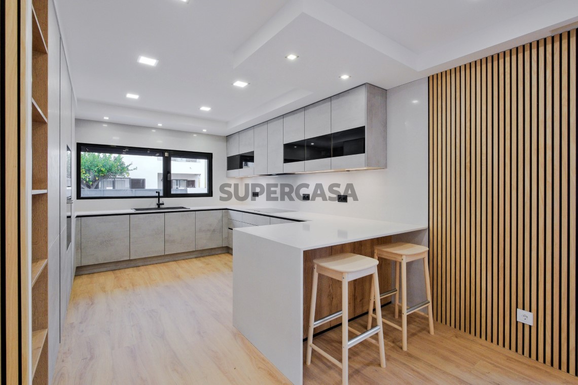 Haus 4 Zimmer Triplex verkaufen auf Rua das Flores