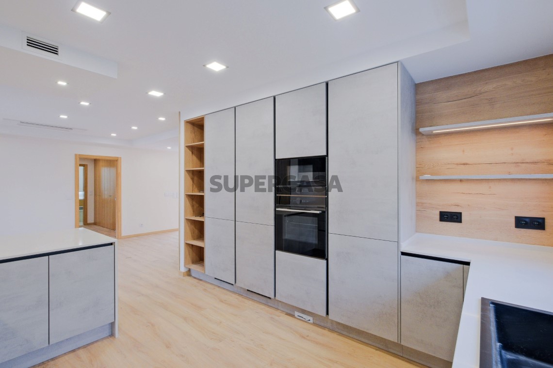 Haus 4 Zimmer Triplex verkaufen auf Rua das Flores