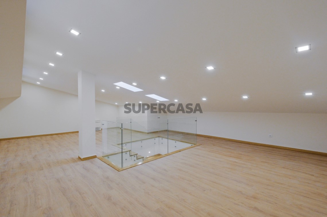 Haus 4 Zimmer Triplex verkaufen auf Rua das Flores