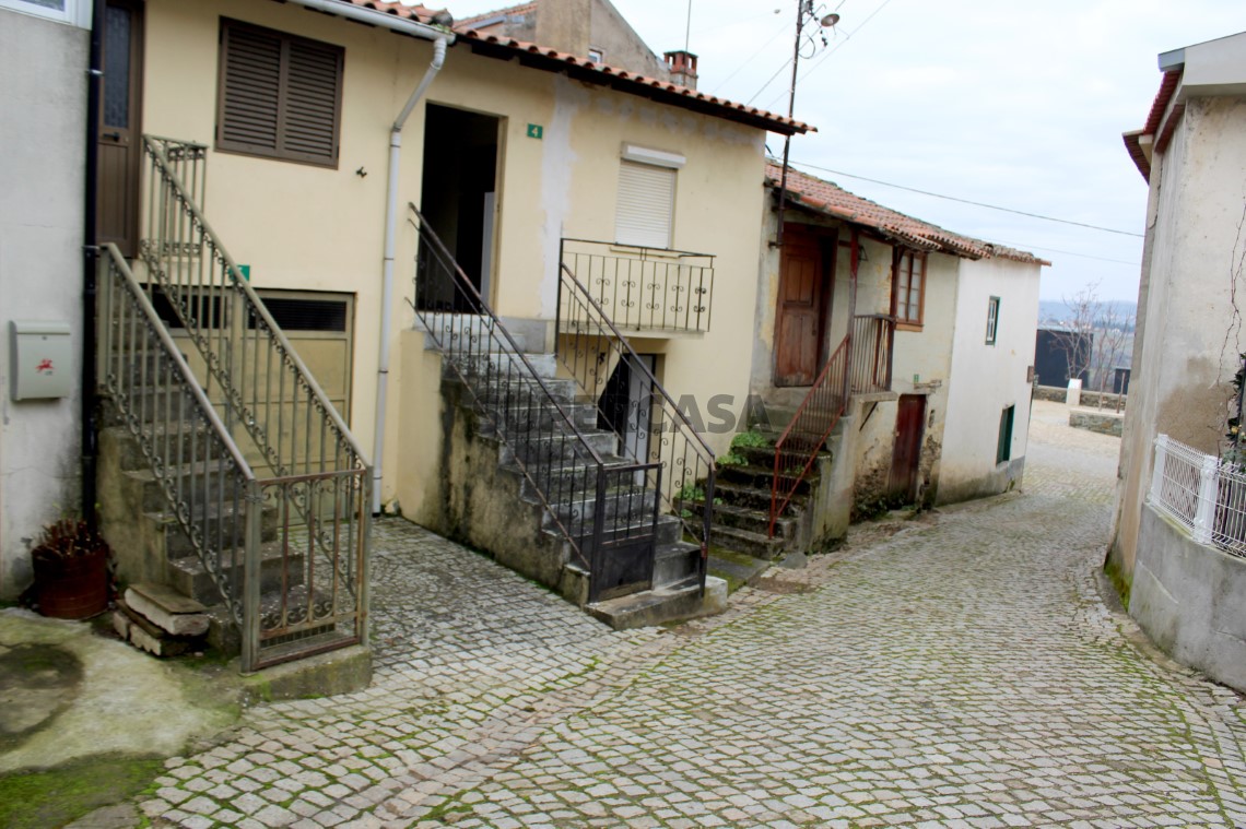Moradia T1+1 Duplex à venda em Castelãos e Vilar do Monte