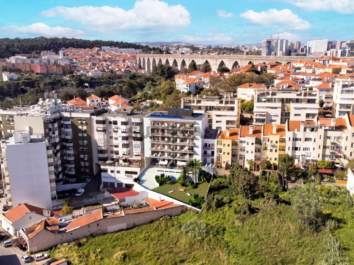Venda-Apartamento-varanda-garagem-Campolide-Cluttons-3D-Exterior0