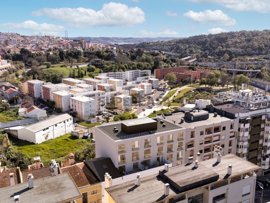 Venda-Apartamento-varanda-garagem-Campolide-Cluttons-3D-Exterior2