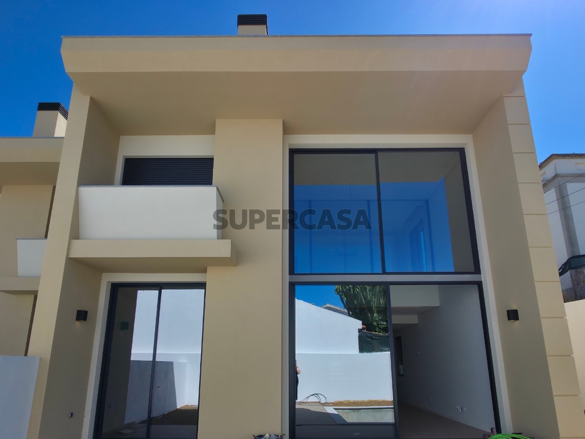 venda moradia jardim e piscina em Murches_Cluttons