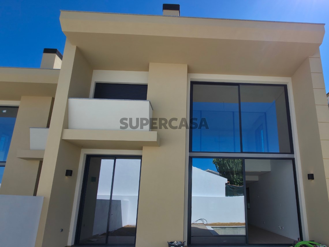 venda moradia jardim e piscina em Murches_Cluttons