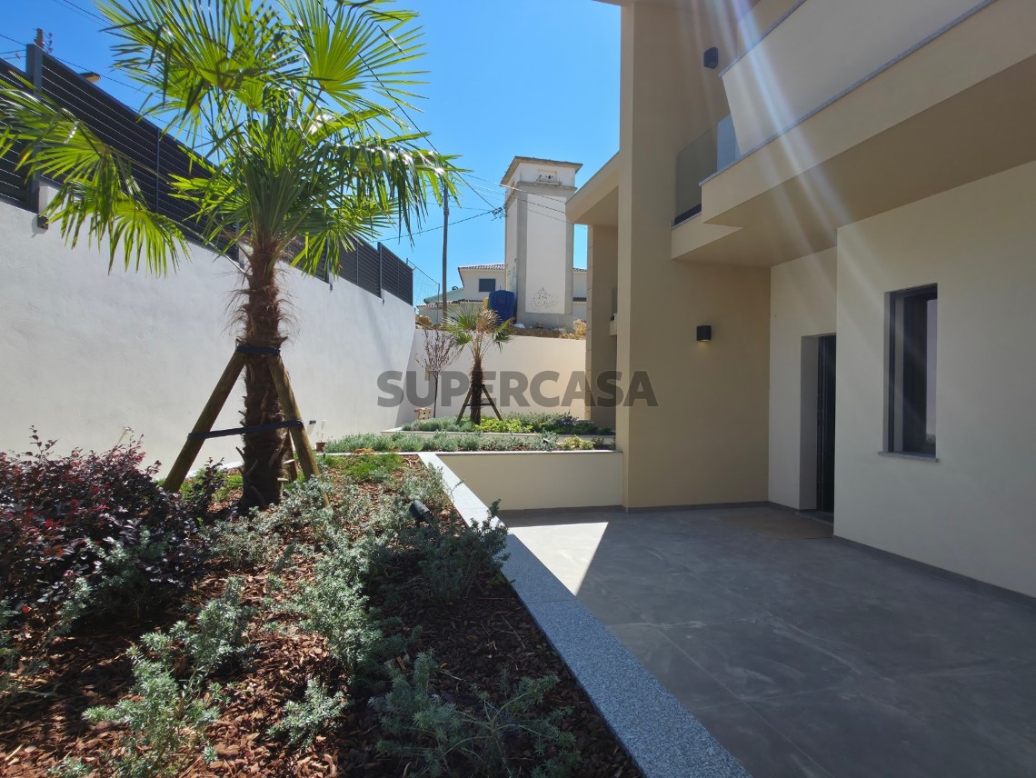 venda moradia jardim e piscina em Murches_Cluttons