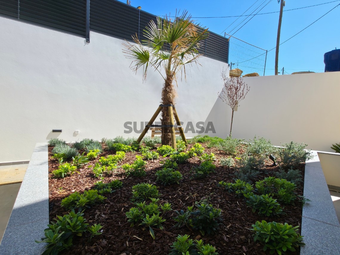 venda moradia jardim e piscina em Murches_Cluttons