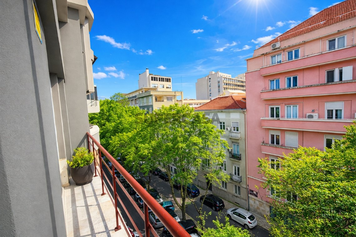 Apartment 2 Zimmer verkaufen auf Rua Sampaio e Pina, 3º boden