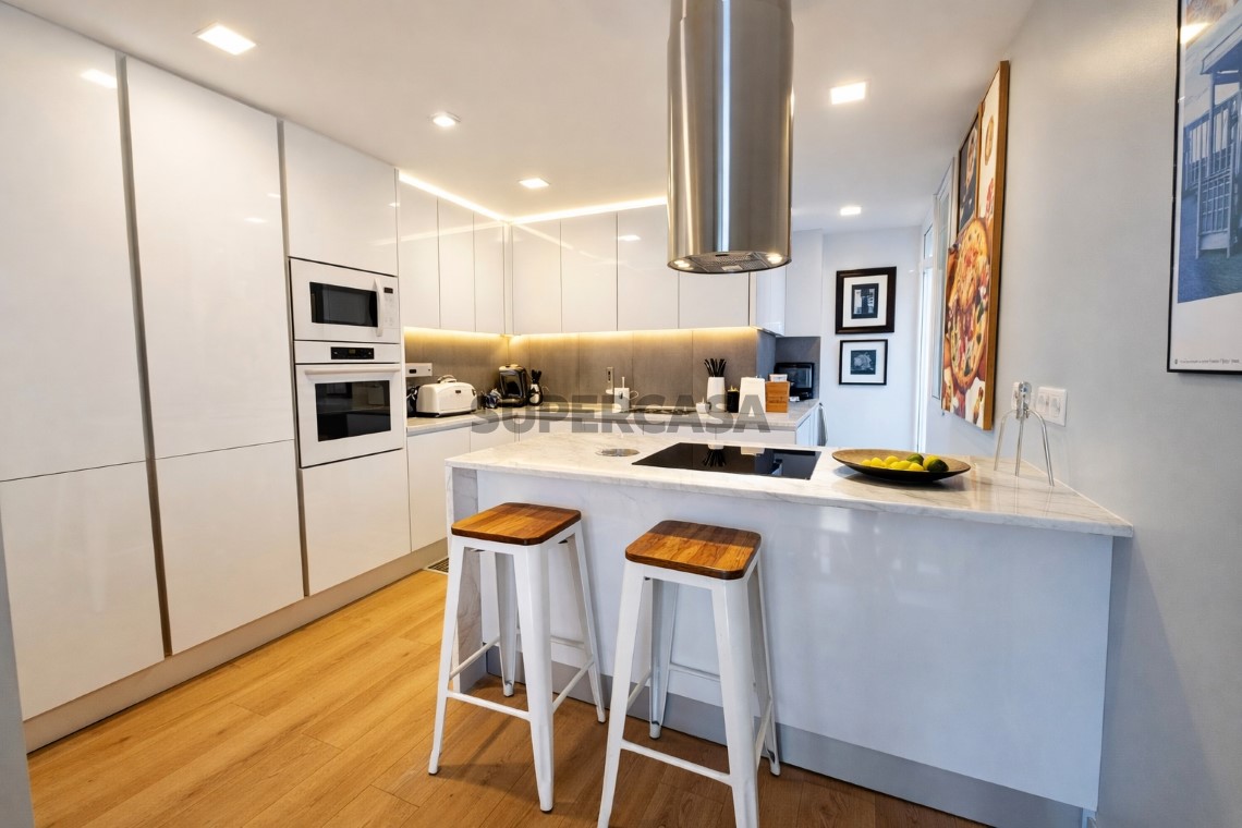 Apartment 2 Zimmer verkaufen auf Rua Sampaio e Pina, 3º boden