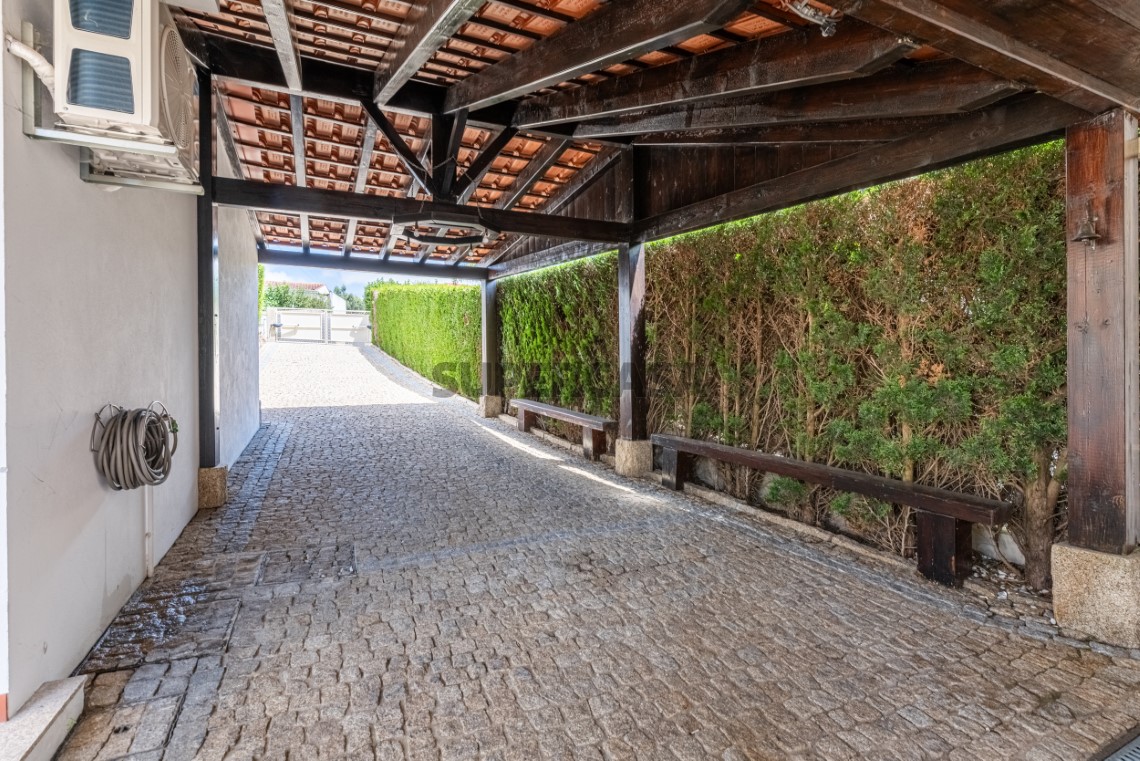 Moradia T3 de Luxo com jardim em Idães, Felgueiras