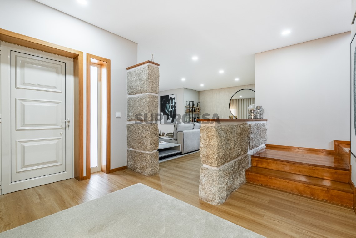 Moradia T3 de Luxo com jardim em Idães, Felgueiras