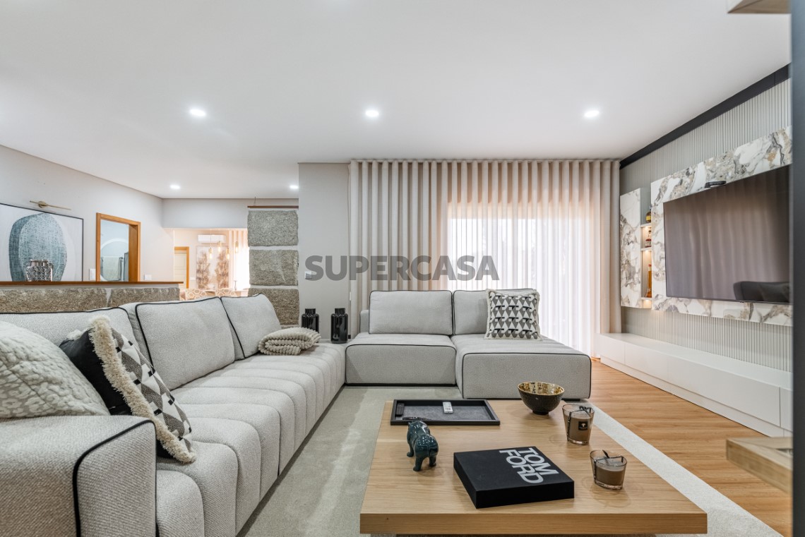 Moradia T3 de Luxo com jardim em Idães, Felgueiras