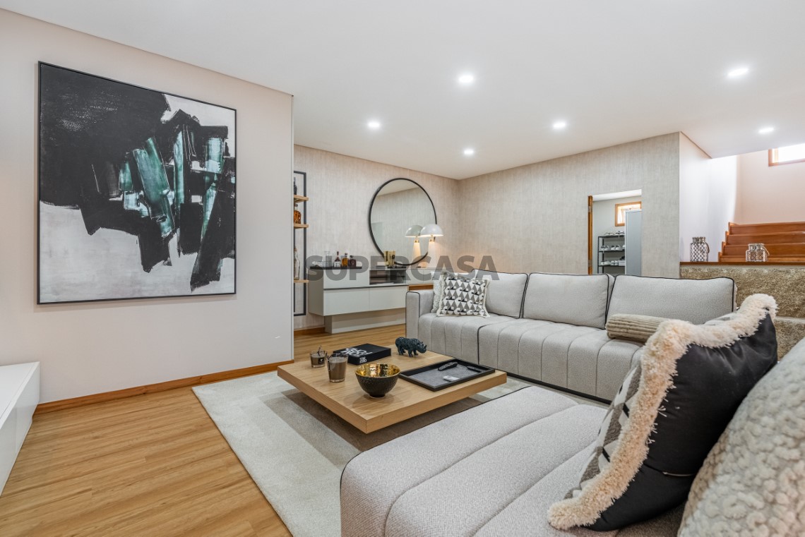 Moradia T3 de Luxo com jardim em Idães, Felgueiras