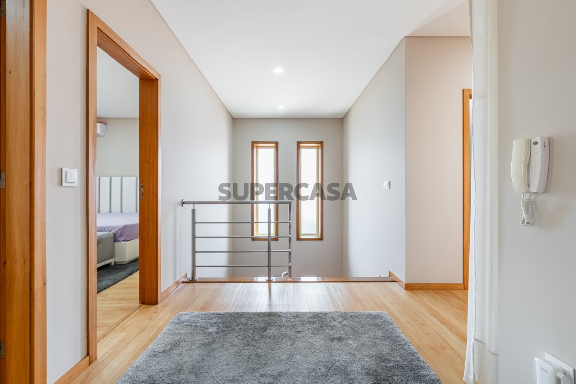Moradia T3 de Luxo com jardim em Idães, Felgueiras