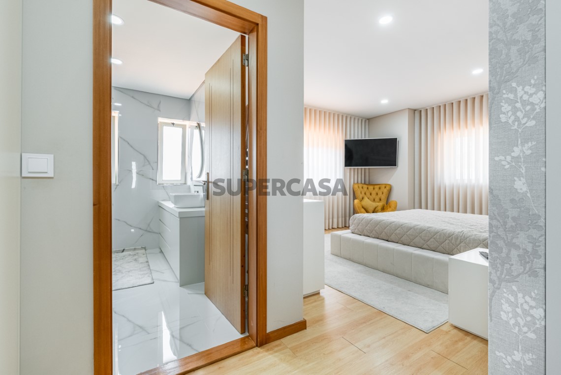 Moradia T3 de Luxo com jardim em Idães, Felgueiras