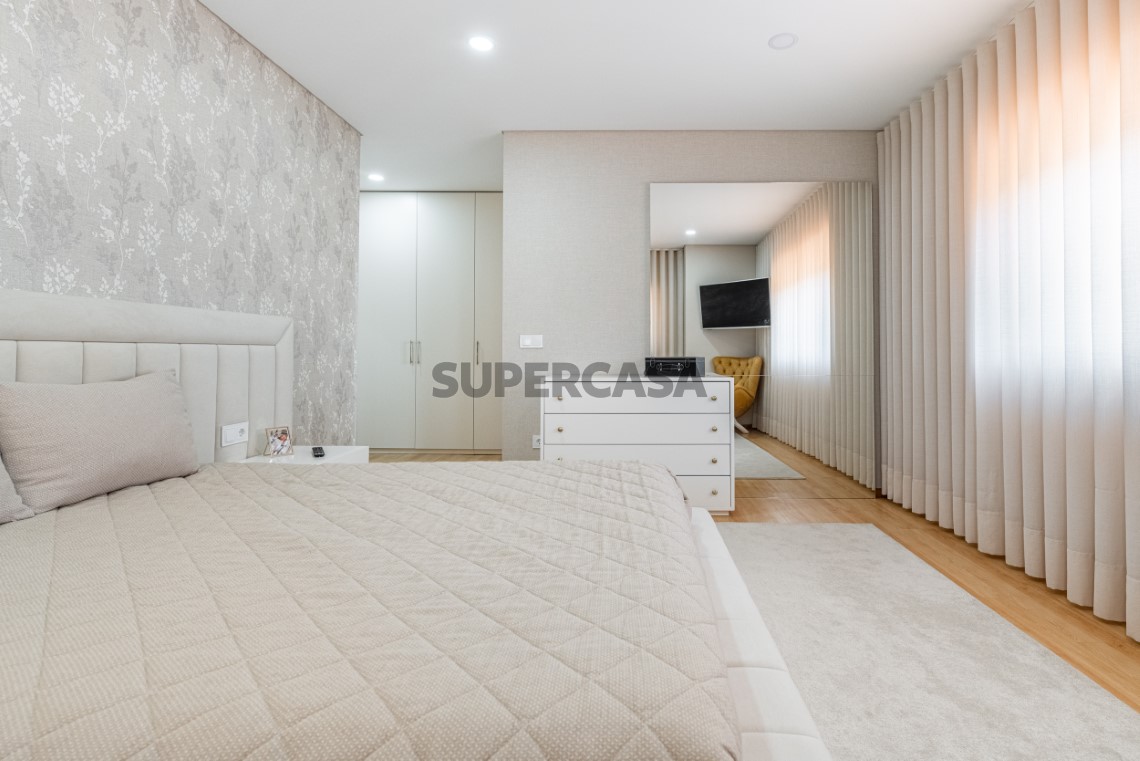 Moradia T3 de Luxo com jardim em Idães, Felgueiras