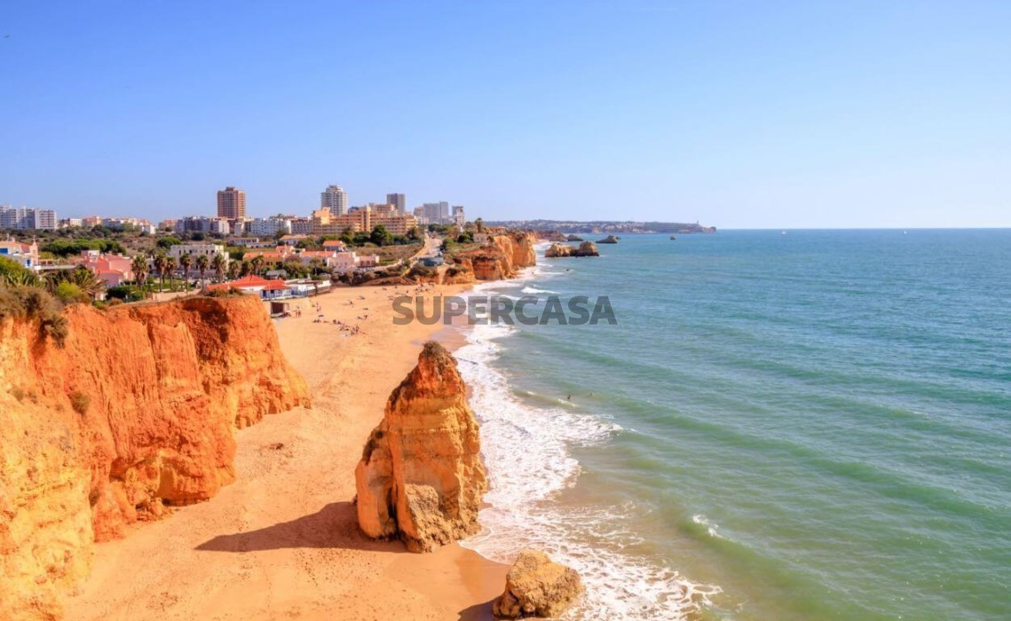 Vau-beach-view-from-the-cliffs