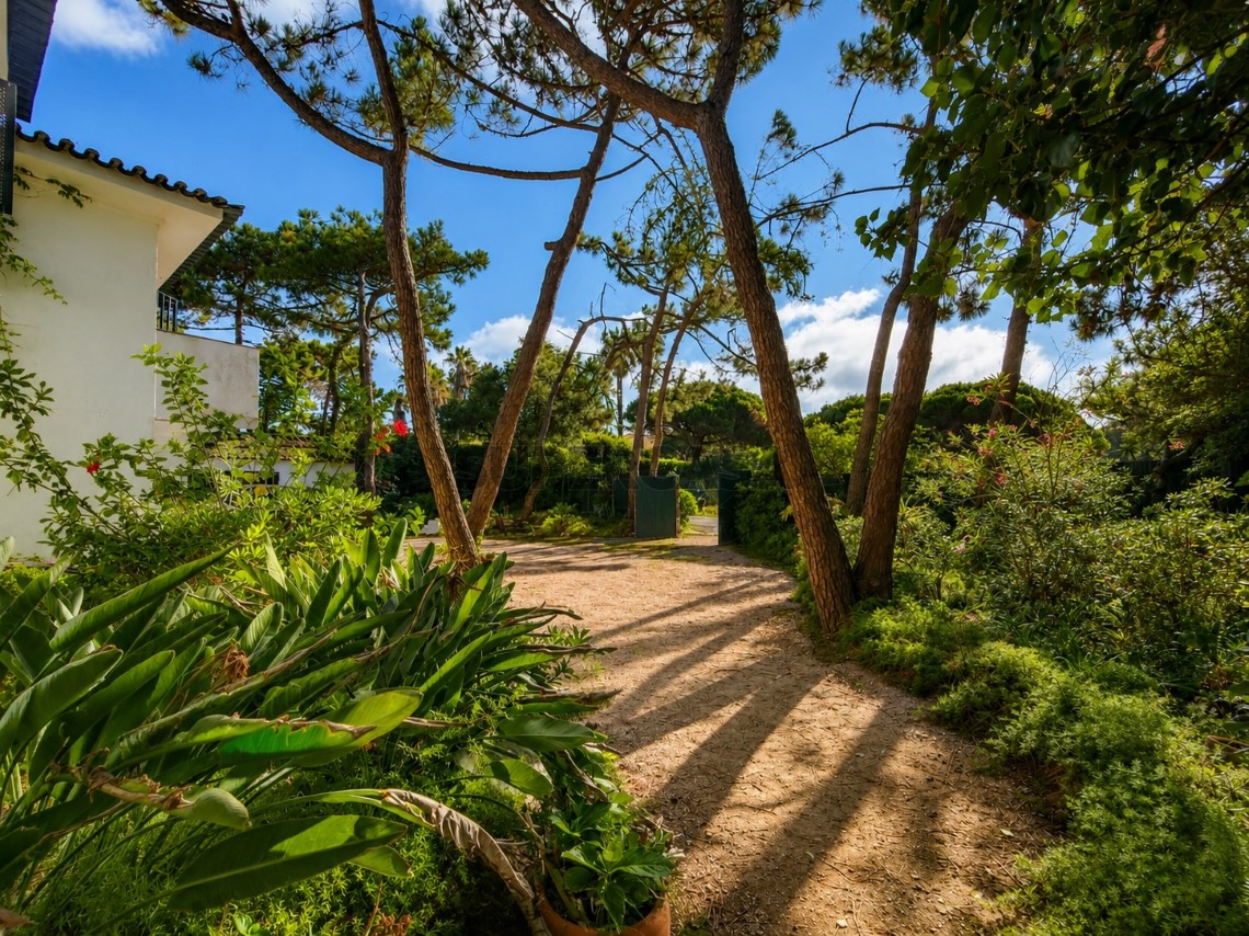 Moradia na Quinta da Marinha, Primeira Linha de Mar