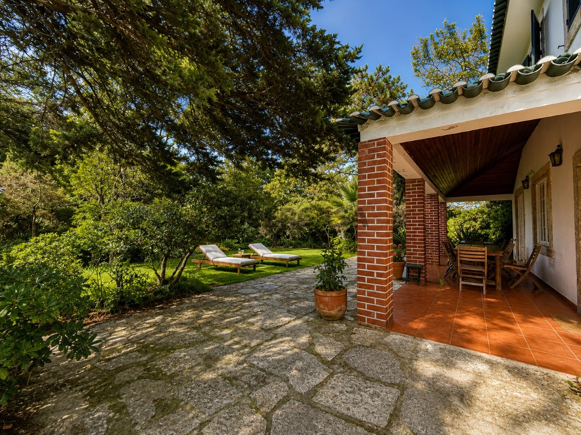 Moradia na Quinta da Marinha, Primeira Linha de Mar