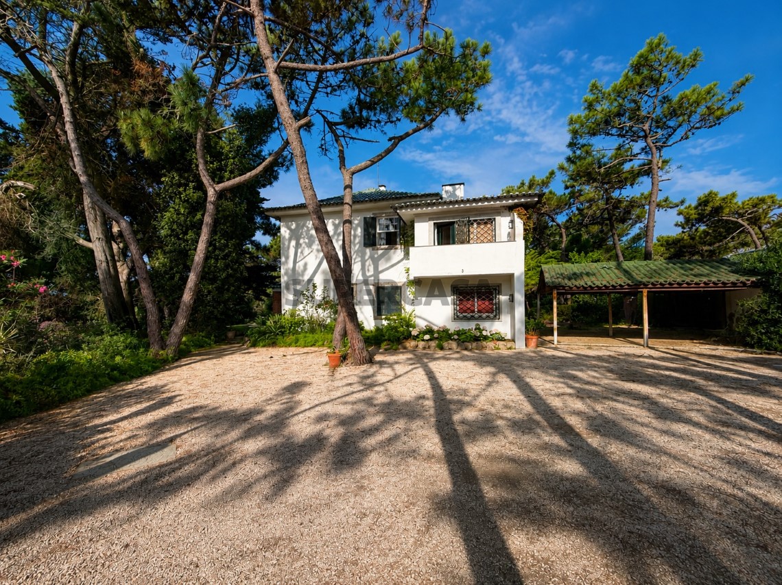 Moradia na Quinta da Marinha, Primeira Linha de Mar