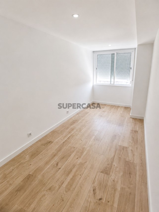 Apartment 2 Zimmer verkaufen auf Rua General Fernando Tamagnini