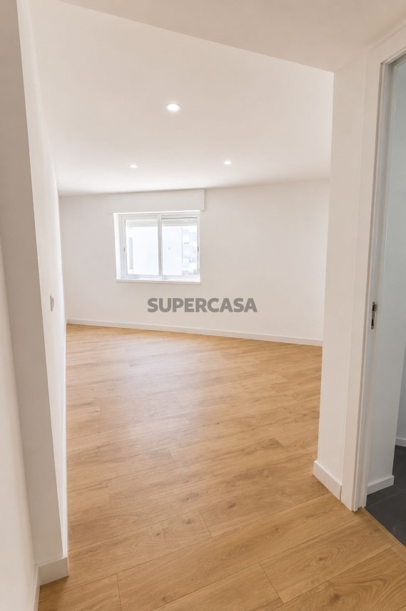 Apartment 2 Zimmer verkaufen auf Rua General Fernando Tamagnini