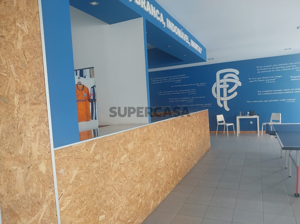 Nova construção à venda na Rua da Prova