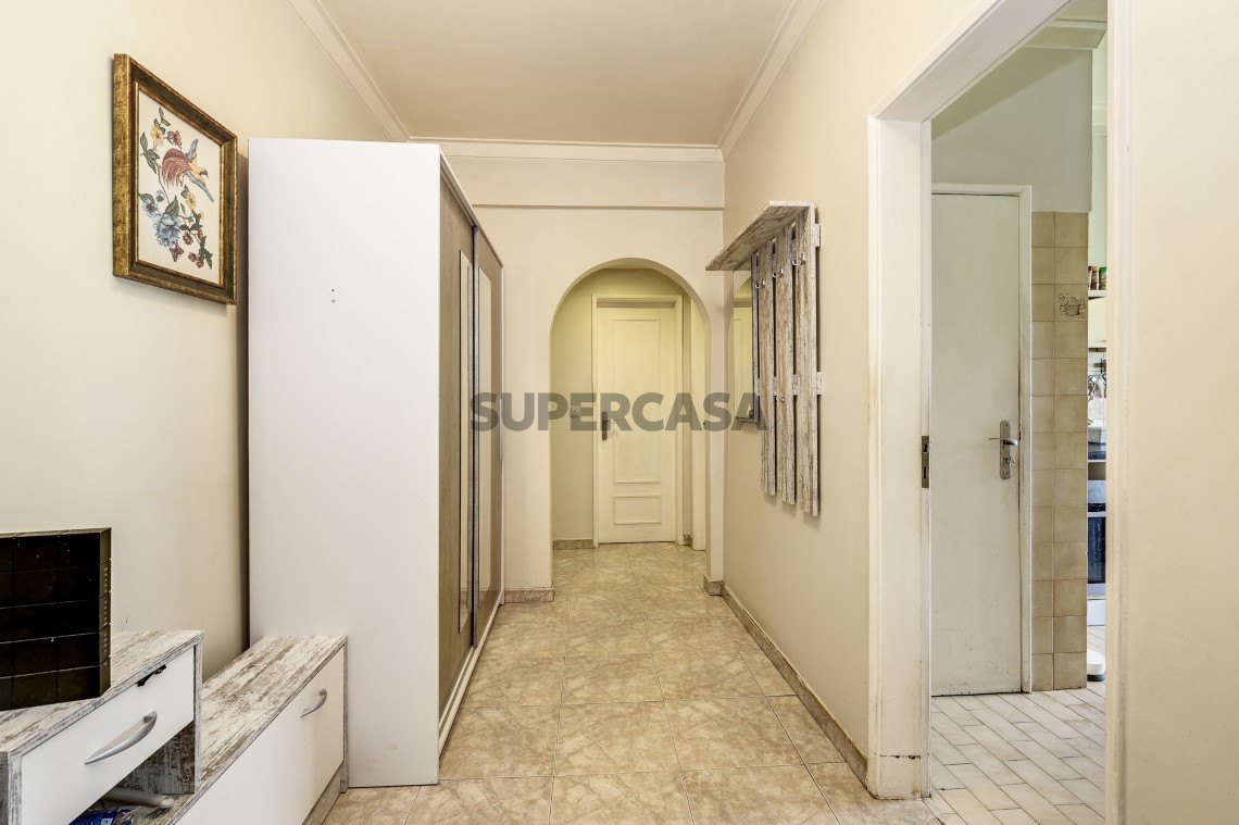 Apartment 2 Zimmer verkaufen auf Mina de Água, 1º boden