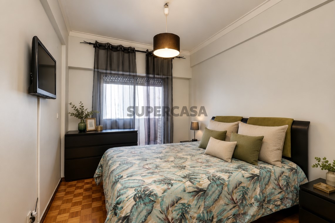 Apartment 2 Zimmer verkaufen auf Mina de Água, 1º boden