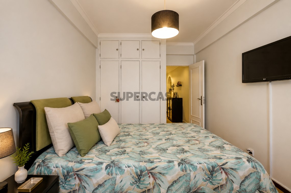 Apartment 2 Zimmer verkaufen auf Mina de Água, 1º boden