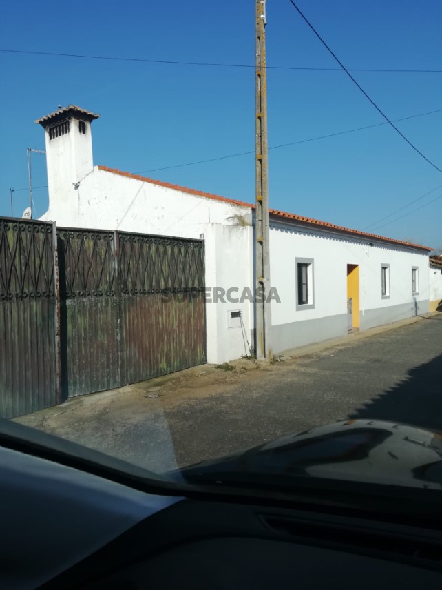 Moradia T3 à venda em Ferreira do Alentejo e Canhestros