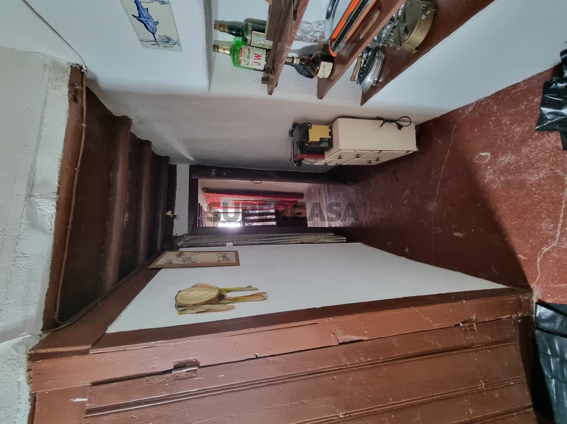 Gebäude verkaufen auf Rosmaninhal