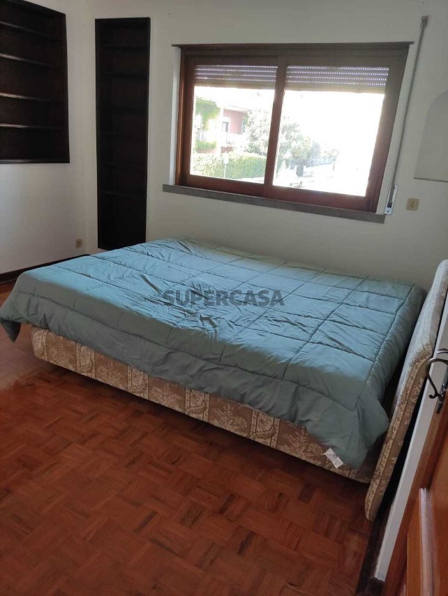 Quartos para arrendamento na Rua de Oliveira do Conde