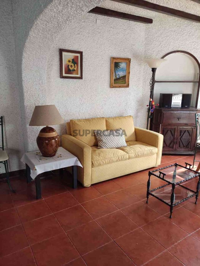 Quartos para arrendamento na Rua de Oliveira do Conde