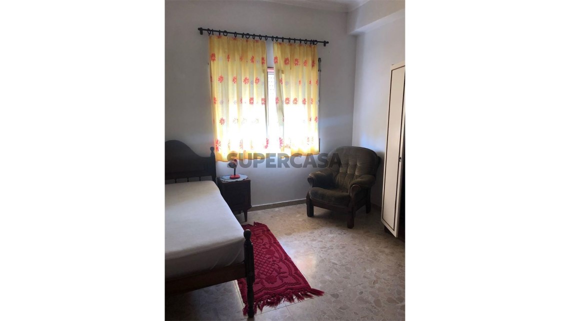 Quarto para arrendamento em São João Baptista e Santa Maria dos Olivais