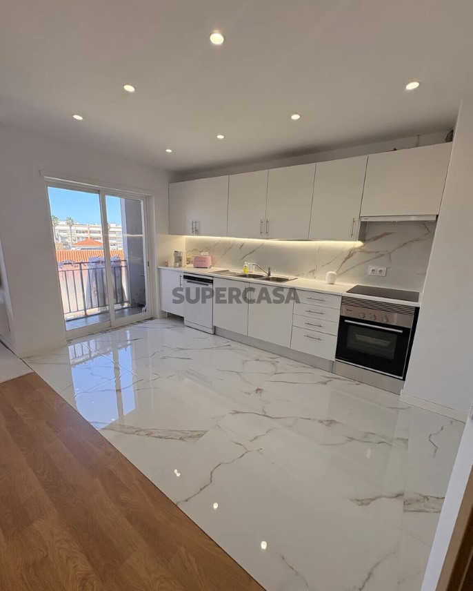Apartment 2 Zimmer verkaufen auf São Domingos de Rana