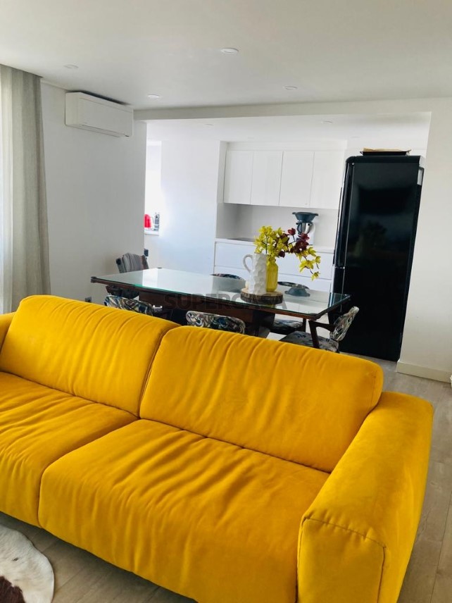 Apartamento T2 à venda em Faro (Sé e São Pedro)