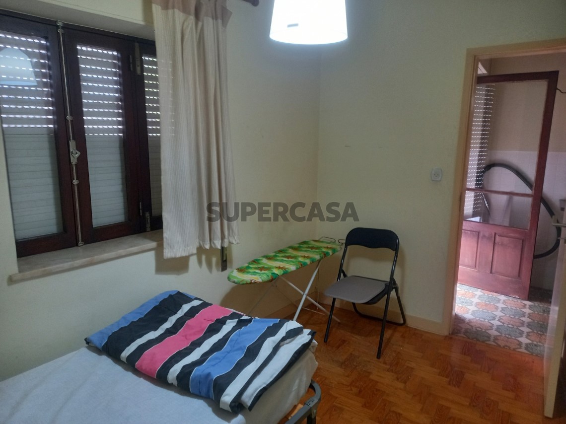 Quartos para arrendamento na Rua António Ribeiro Liz