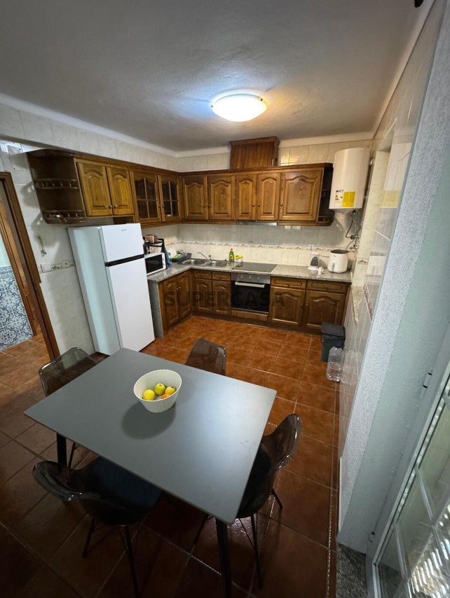 Chambres pour location au Rua Madre Rita de Jesus