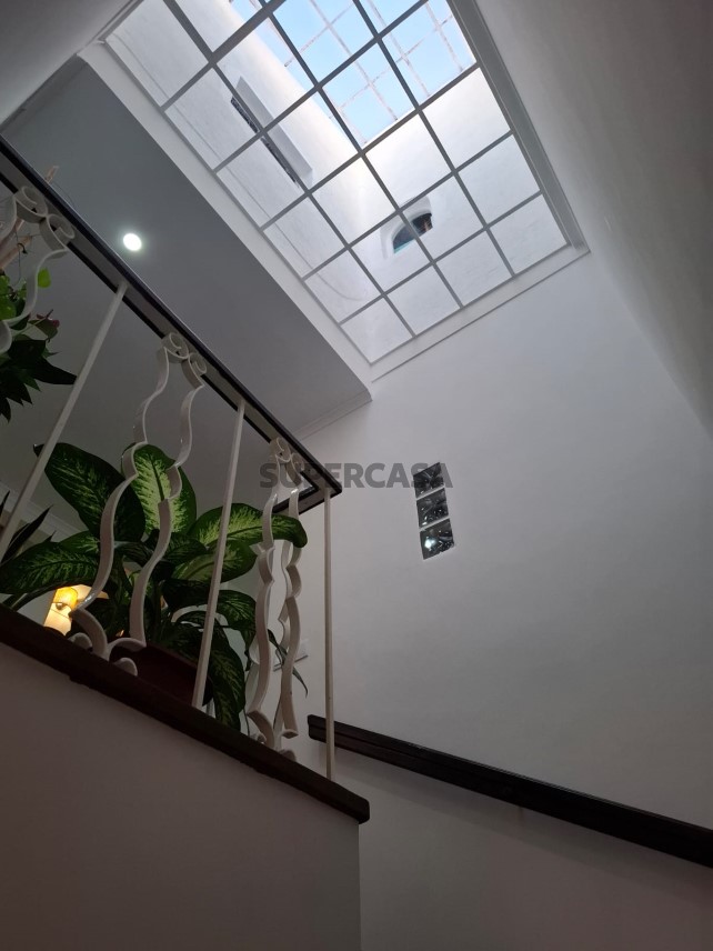 Quarto para arrendamento em São João Baptista