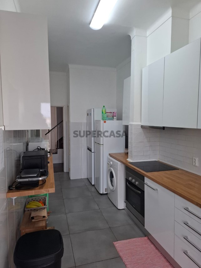 Quarto para arrendamento em São João Baptista