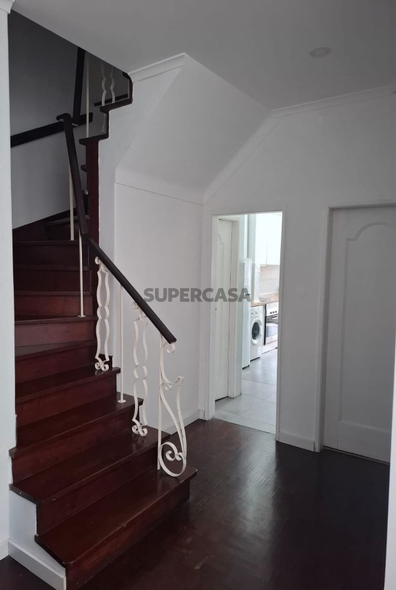 Quarto para arrendamento em São João Baptista